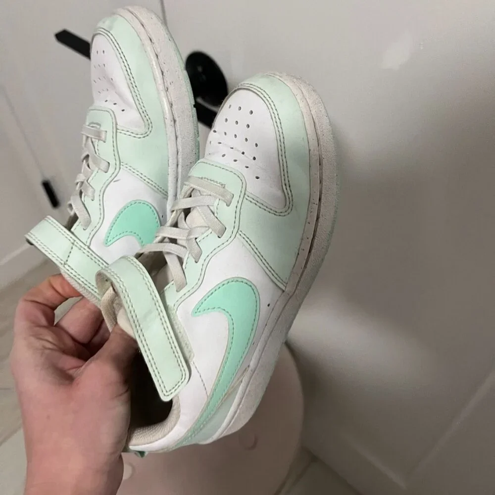 Nike Kid's Court Borough Low Recraft Sneakers in Mint Green Size 2Y - Picture 4 of 6